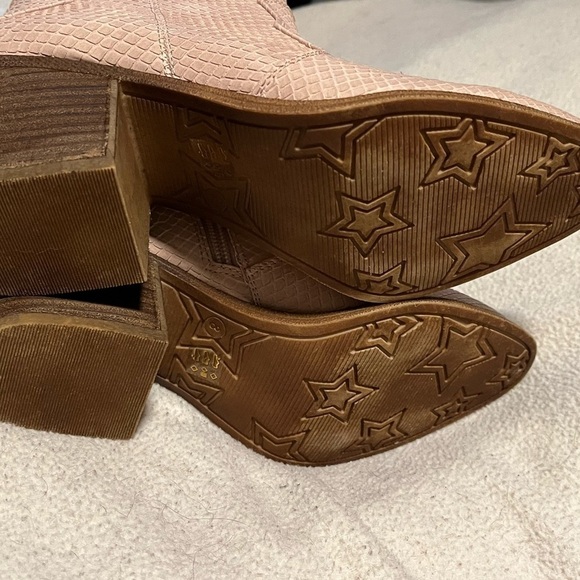 DL Dirty Laundry Pink Boots Sz 8 - Picture 6 of 11